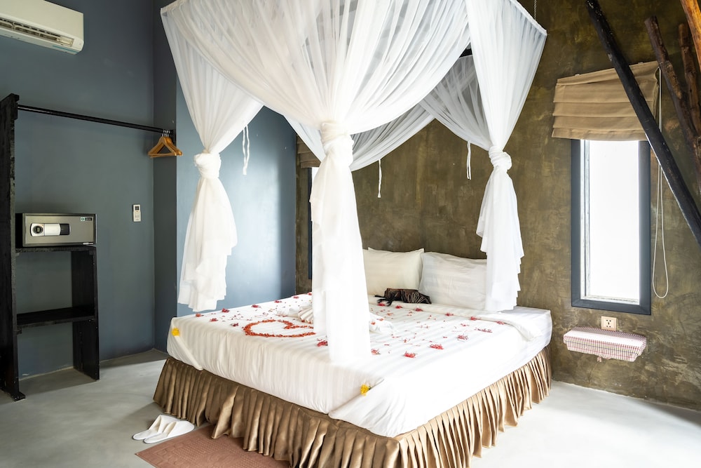 Koh Rong Hill Beach Resort 38/63