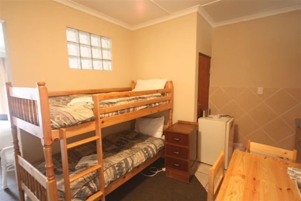 Bluewater Guesthouse 12/23