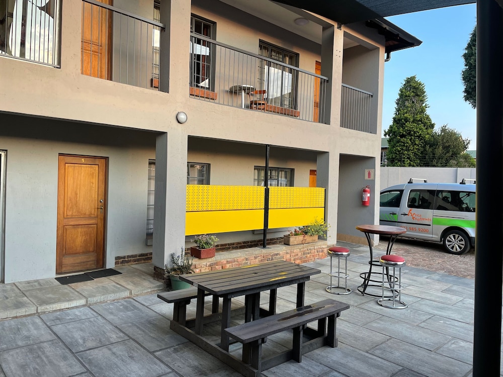 Africa Footprints Guest House 16/21