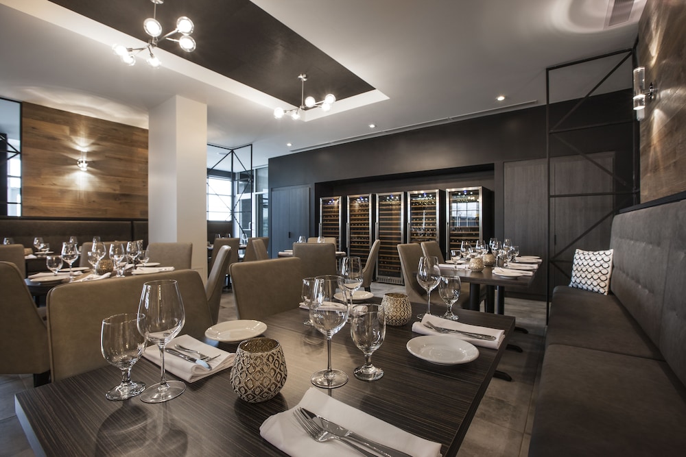 Imperia Hotel and Suites Boucherville 24/36