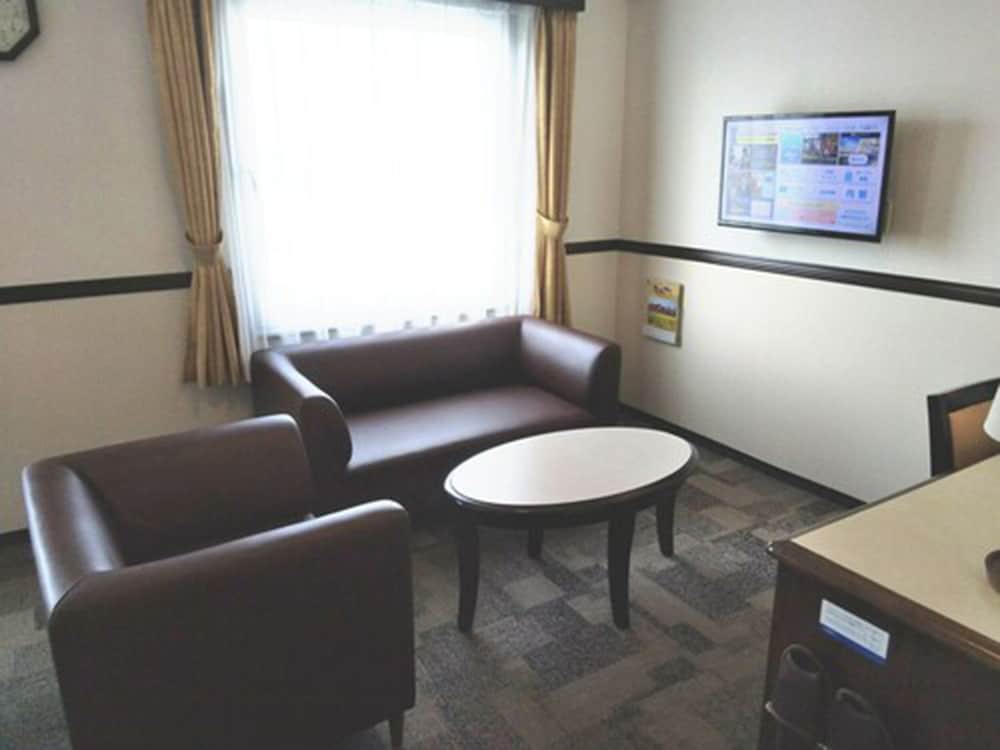 Toyoko Inn Keio Sen Hashimoto Eki Kita Guchi 46/52