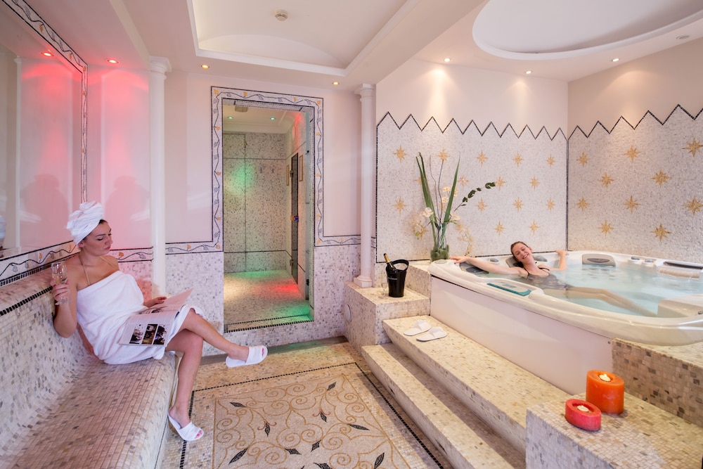Imperiale Hotel 33/56