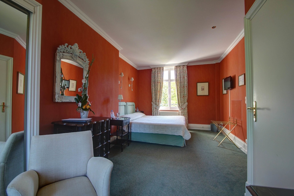 Hotel Chateau Clery 12/37