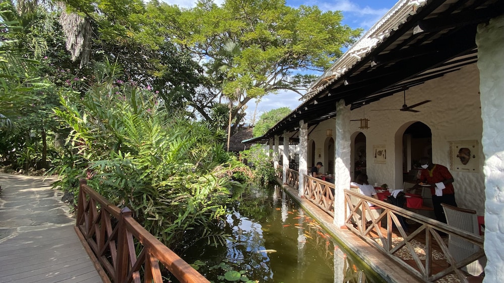 Pinewood Beach Resort and Spa 40/50