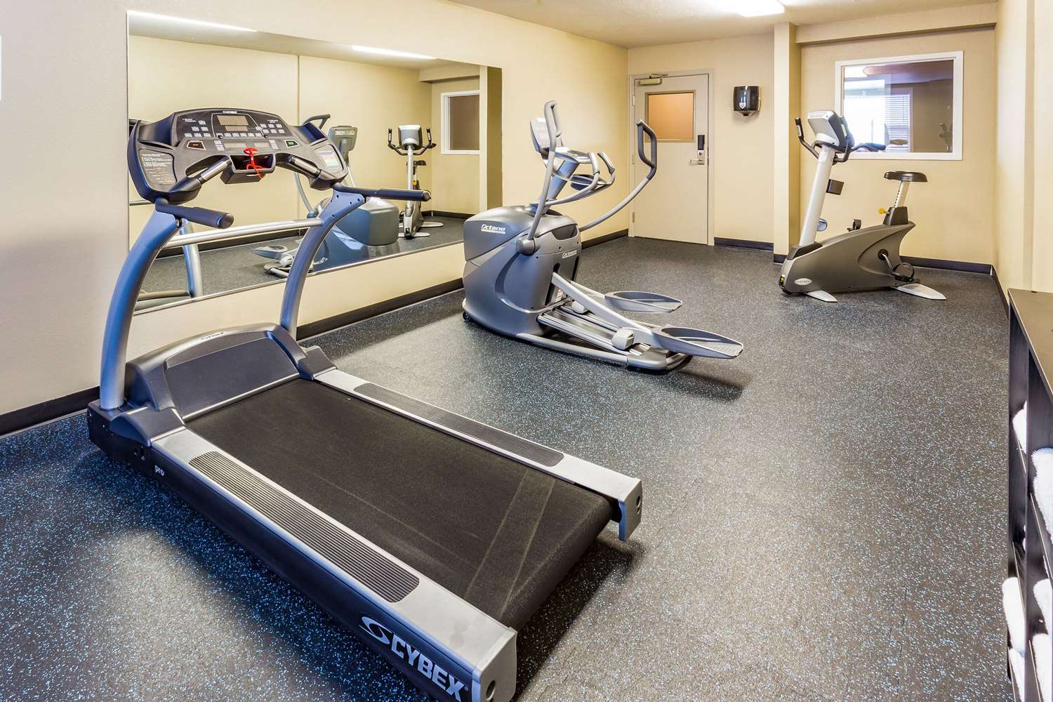 AmericInn by Wyndham Burnsville 13/20