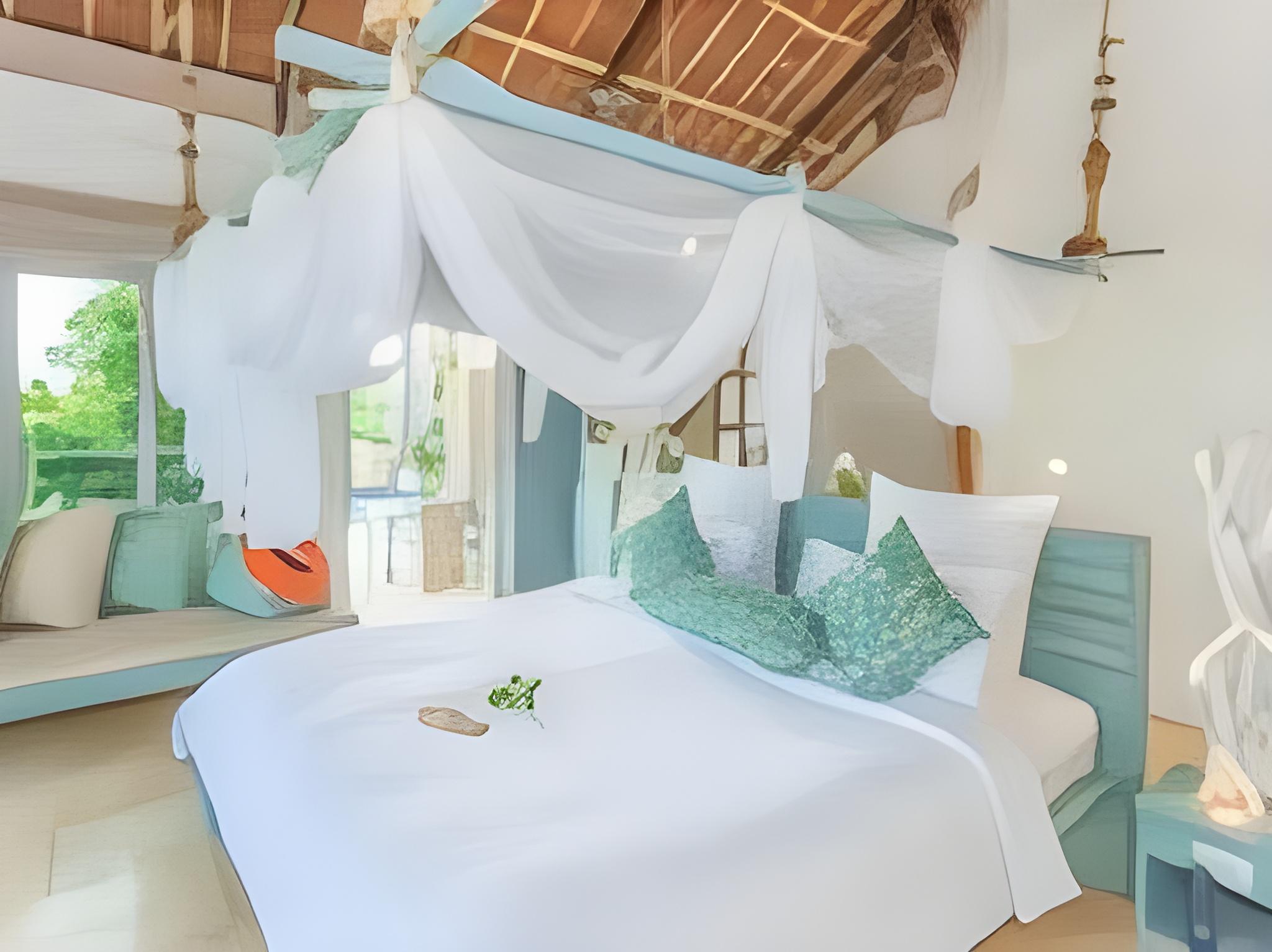Plunge Pool Deluxe Studio.