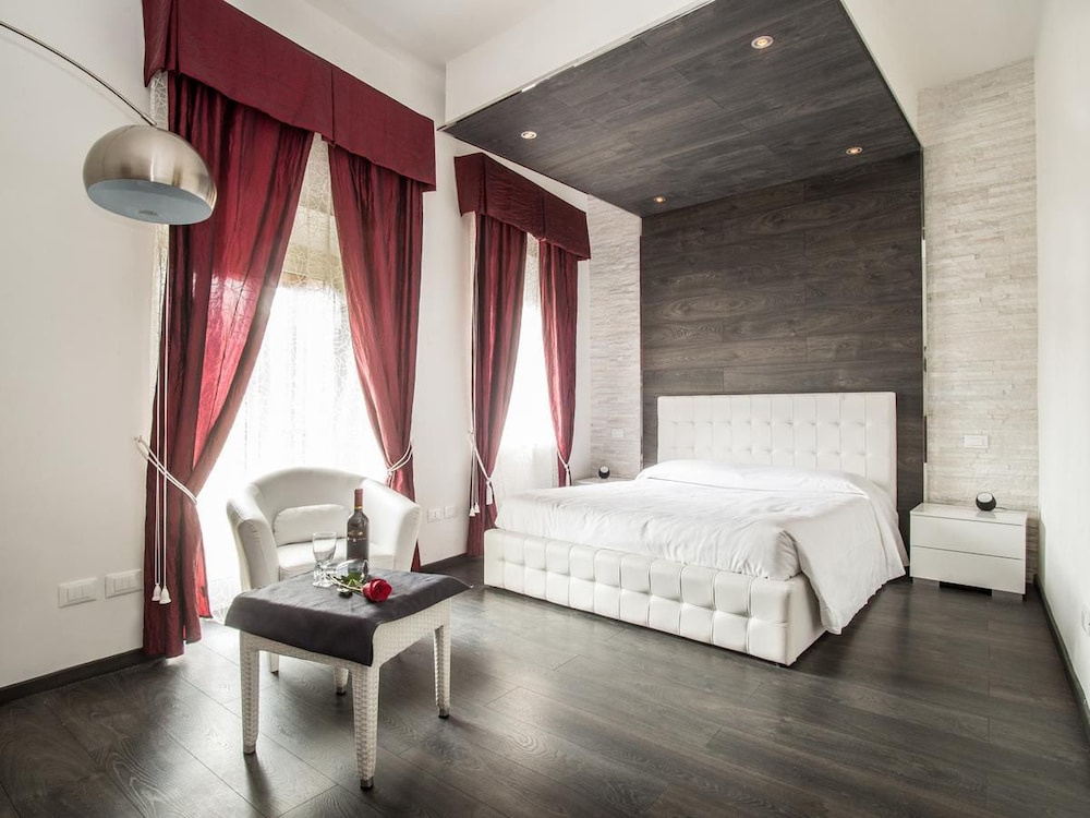 ROOM, TRIPLE