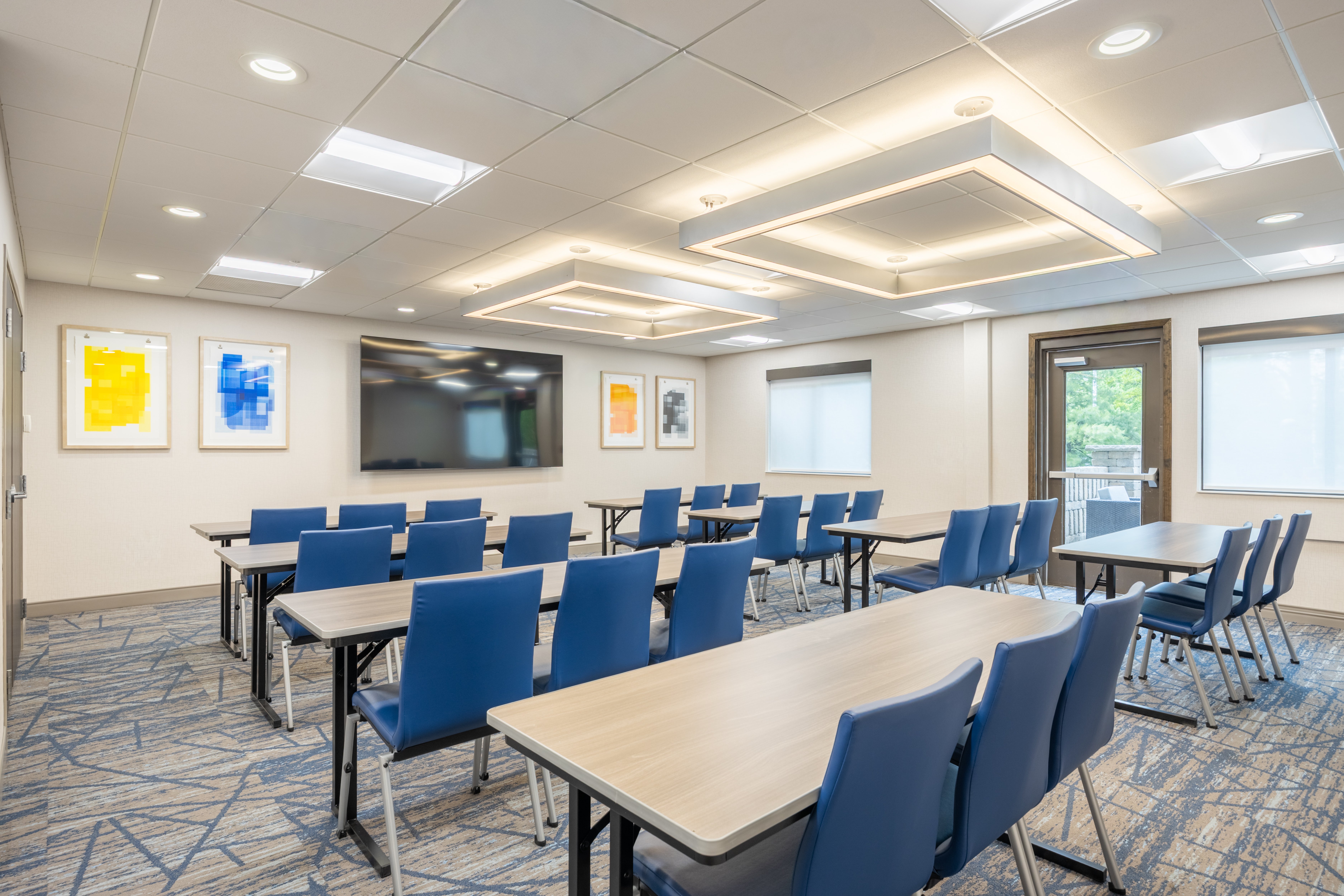 Holiday Inn Express Hotel Suites Columbus Polaris Parkway 72/77