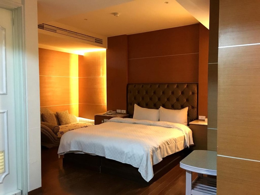 Zaw Jung Business Hotel 27/42