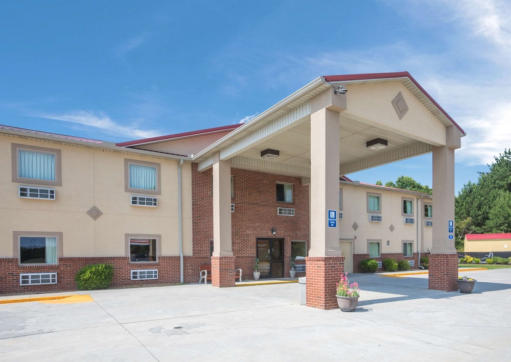 Econo Lodge Inn & Suites Rockmart 3/35