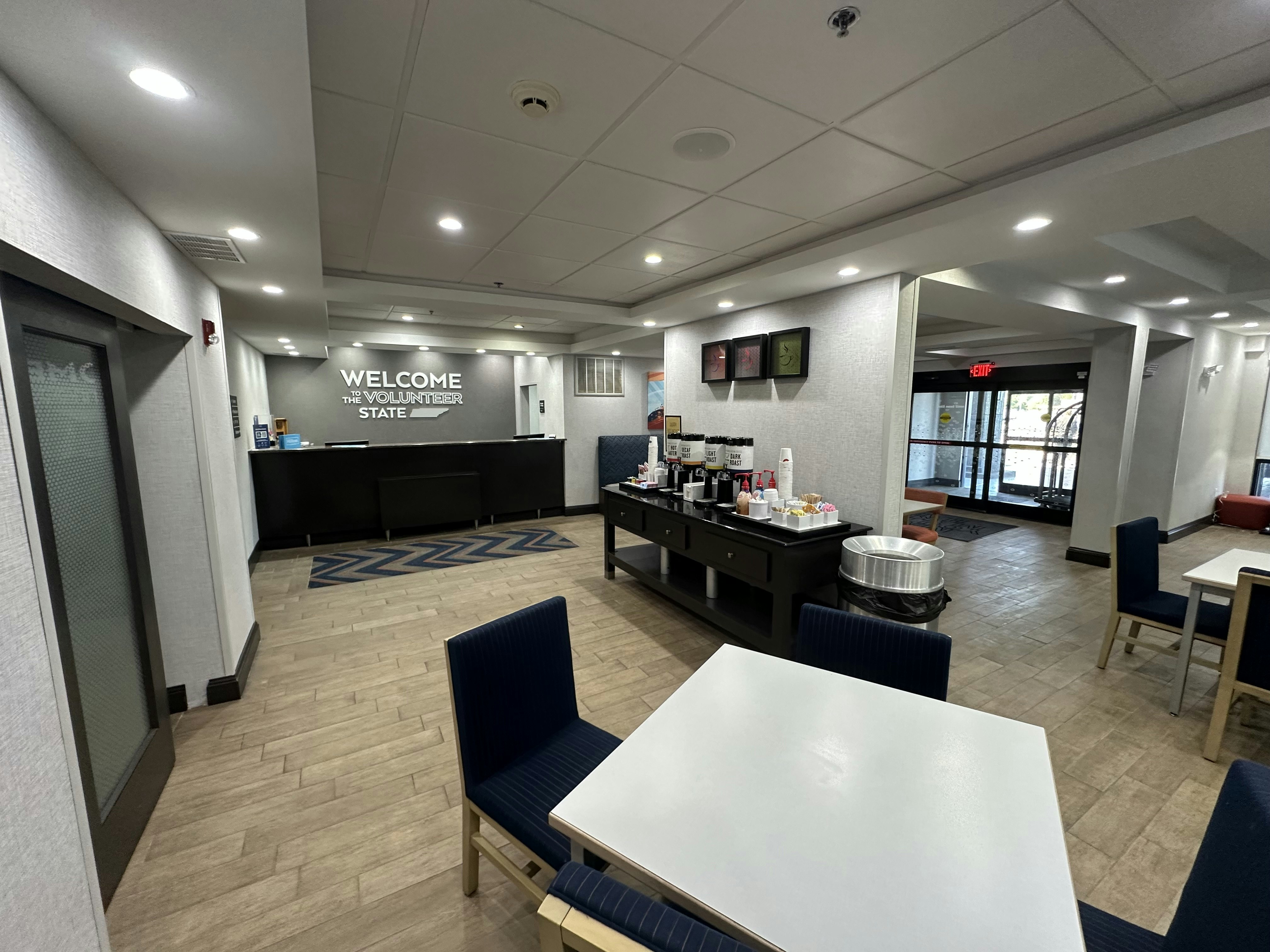 Hampton Inn Tullahoma 24/38