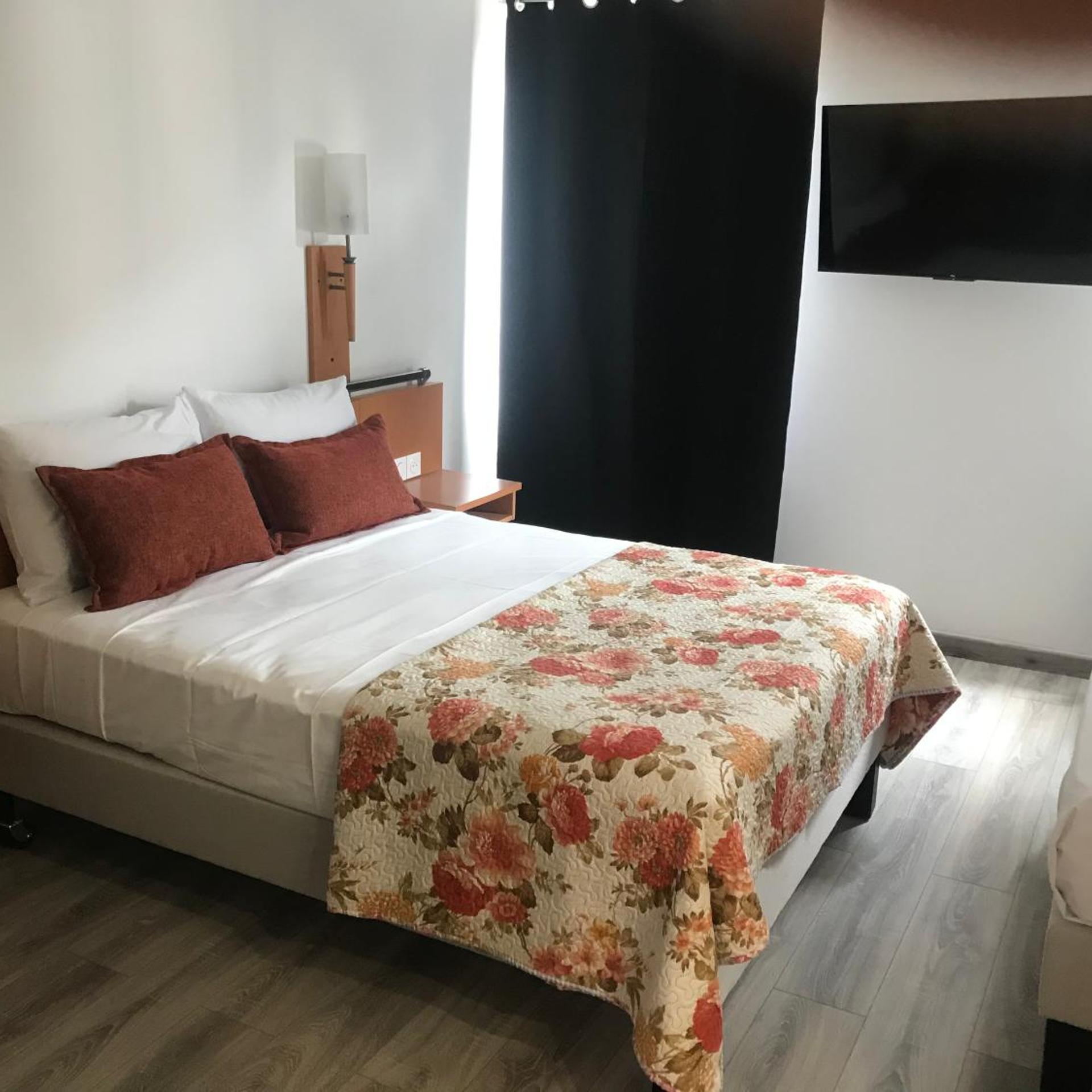 Room, Triple, Morand Hotel 10/10