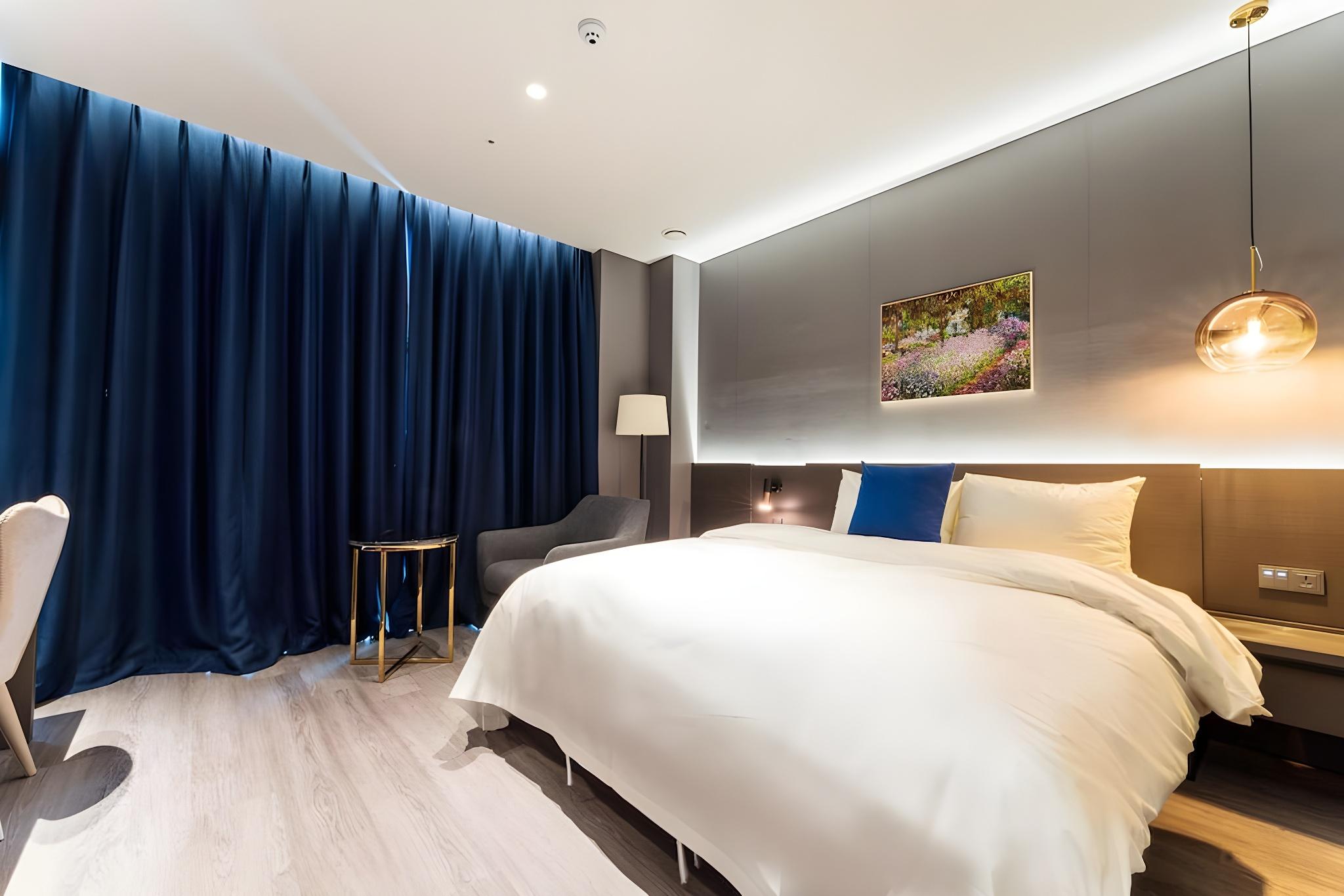 Deluxe, Double Bed