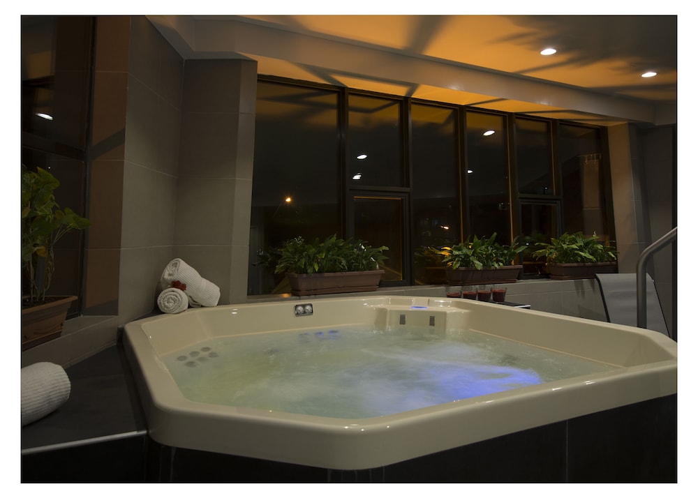 CASA GRANDE SUITES 16/42