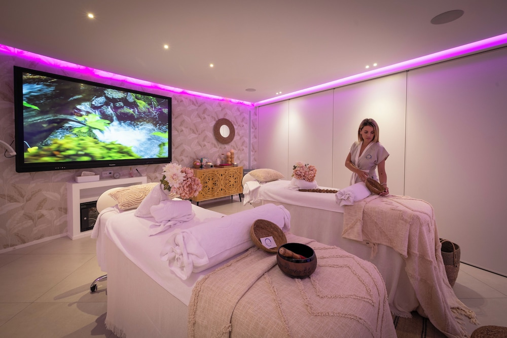 One Ibiza Suites 14/50