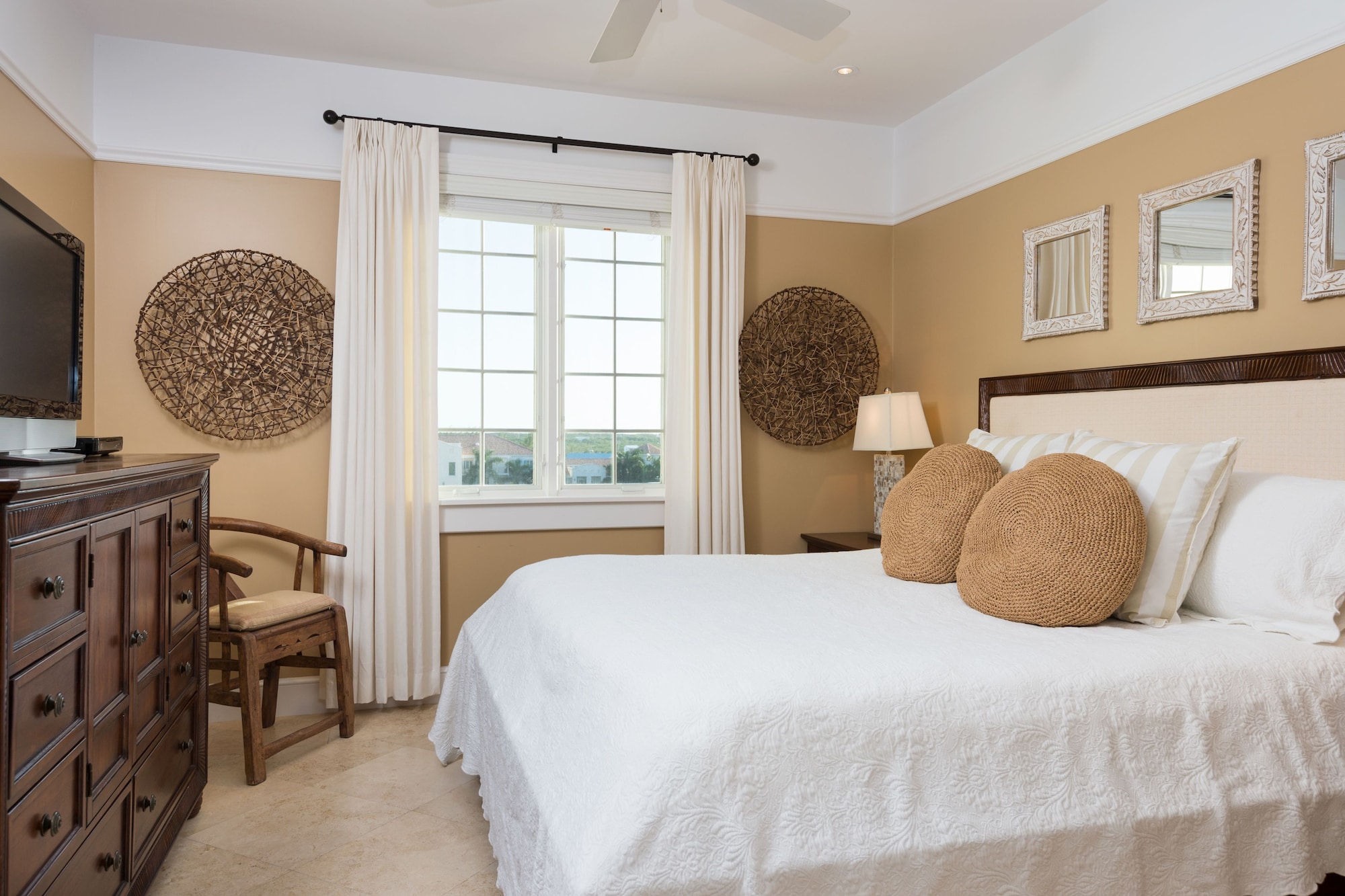 2 BEDROOMS, SUITE, POOL VIEW