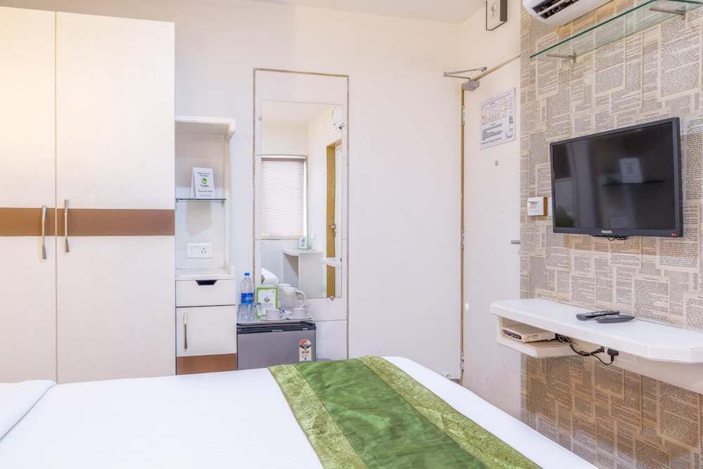 TREEBO CASA 40/40