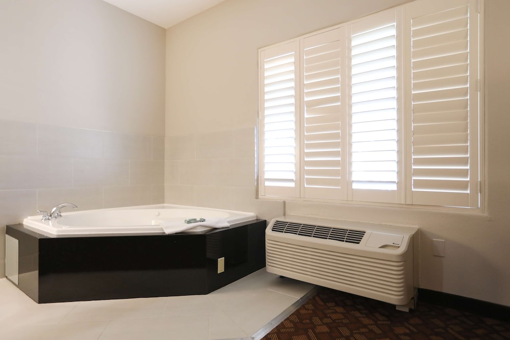 Best Western Lanai Garden Inn & Suites 19/38