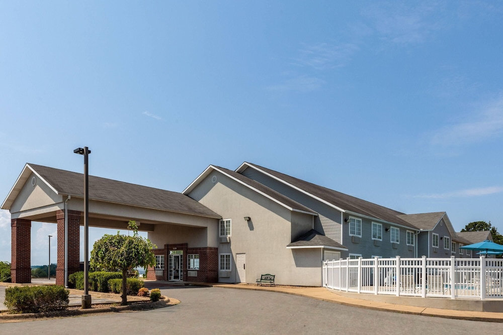 Days Inn by Wyndham Mountain Home 49/55
