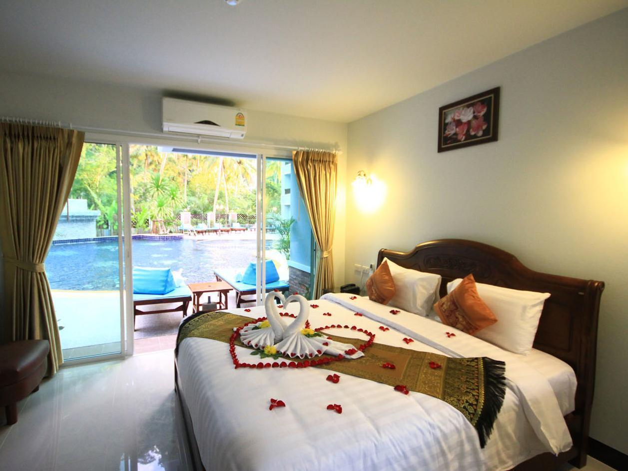 Room, Double Bed, Pool Access