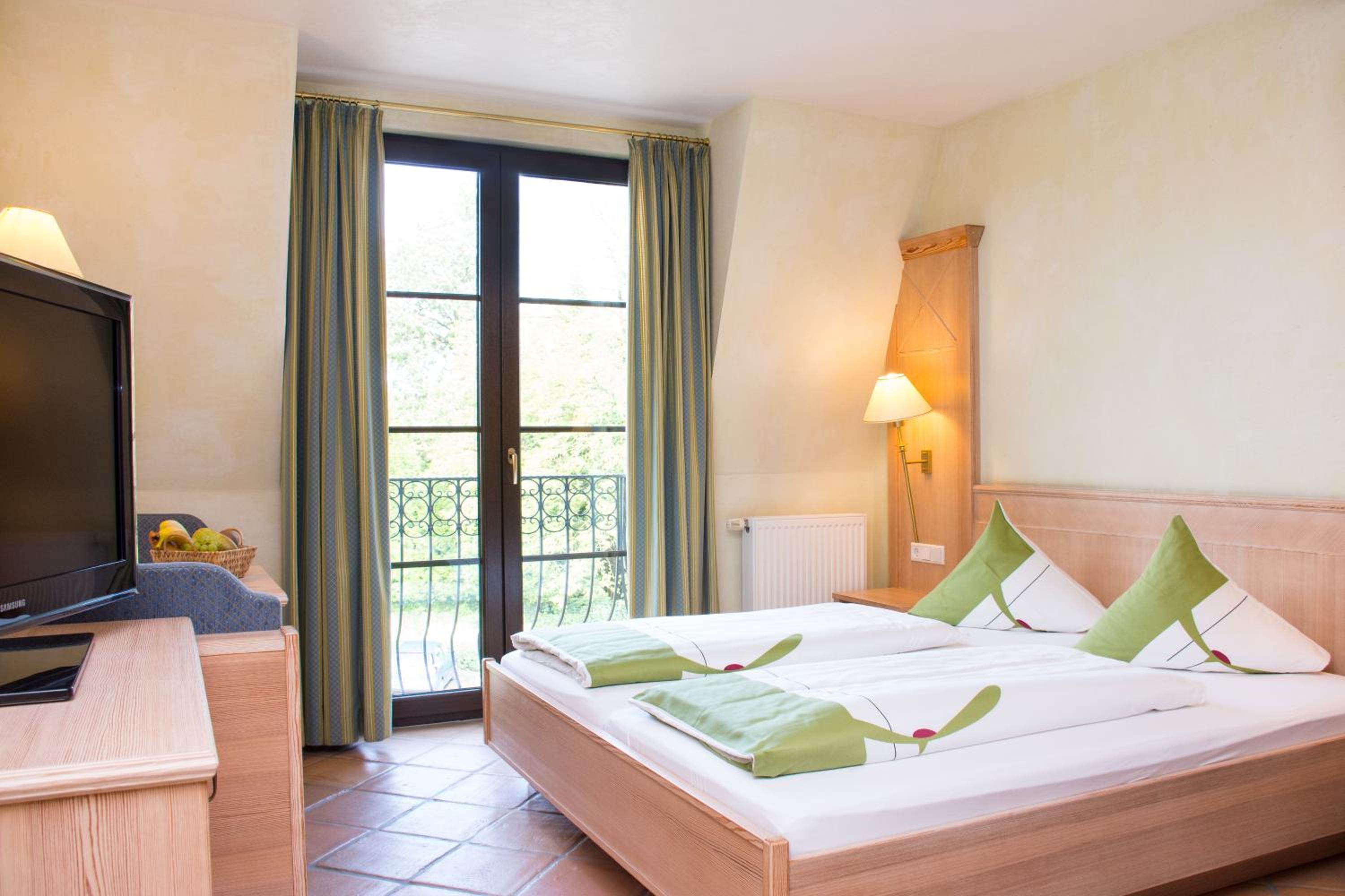 Room, Double Bed