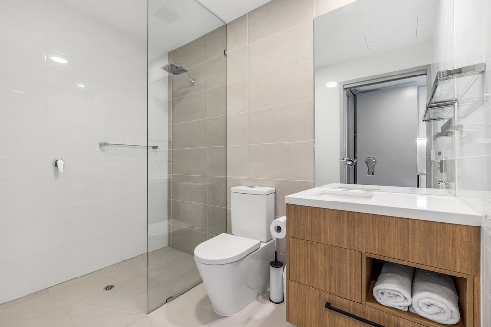 Essence Suites Taringa 56/60