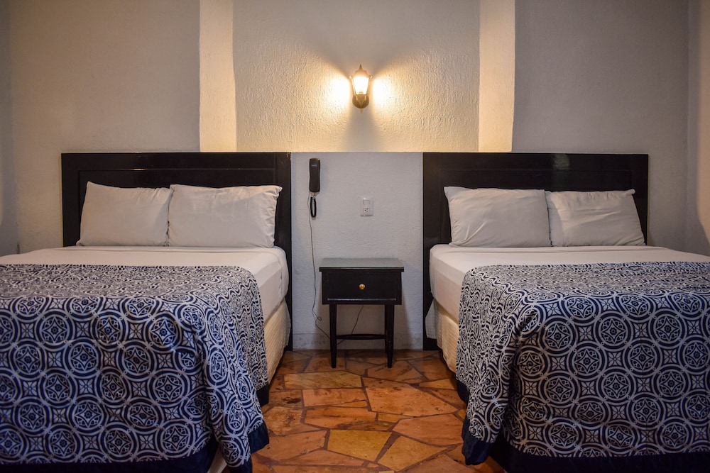 Hotel Santa Ana 26/76