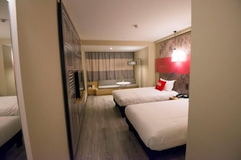 Ibis Luoyang Baolong Square Hotel 22/47