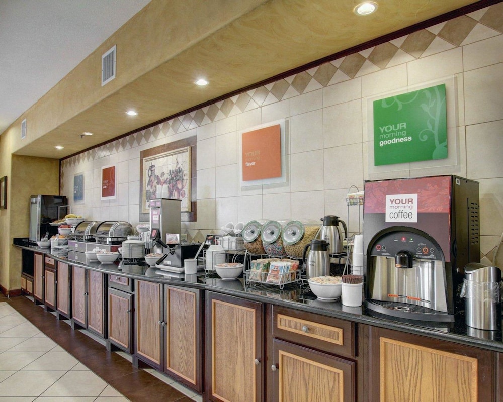 Comfort Inn And Suites Alvarado, TX 34/45