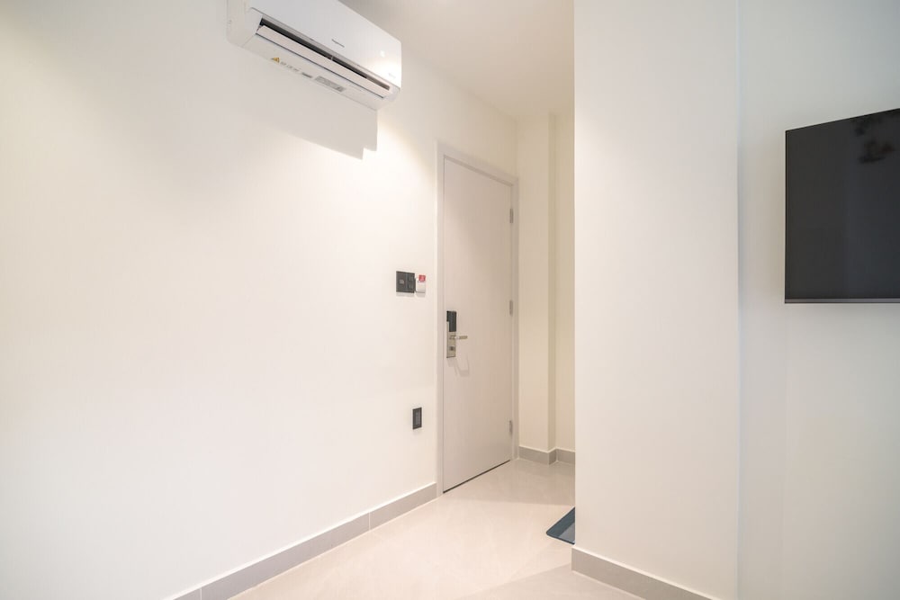Bin Bin Hotel 16 - Near Bui Vien Walking Street 40/50