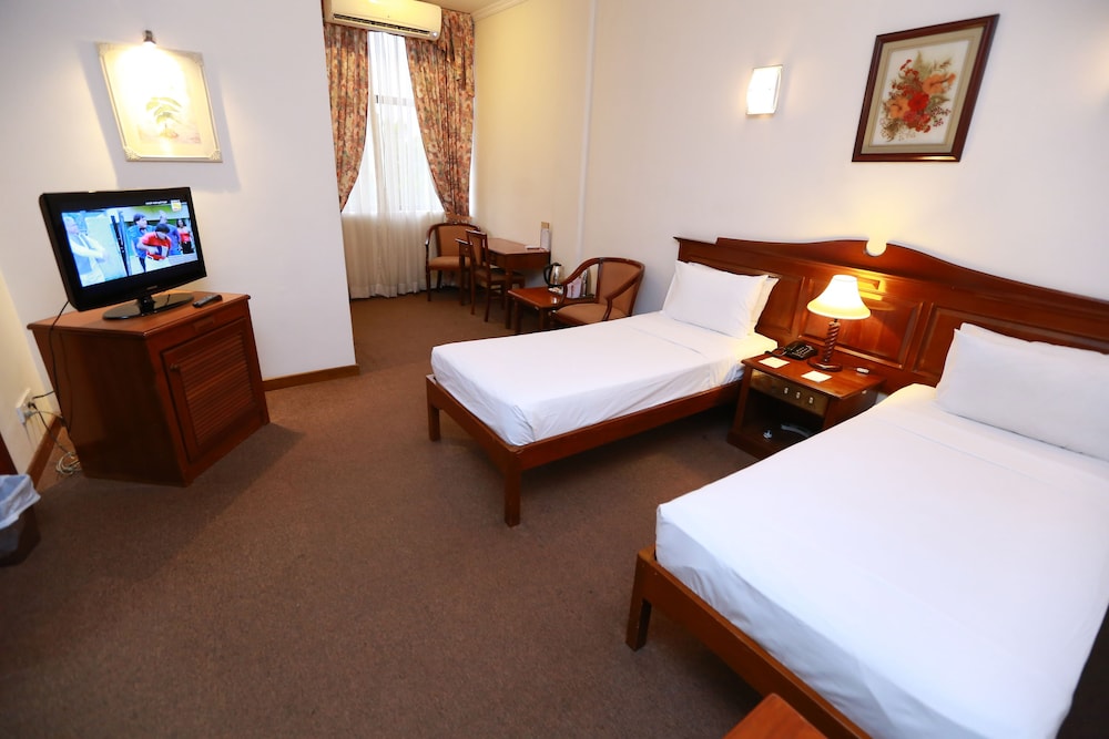 Hotel Sapphire 13/48