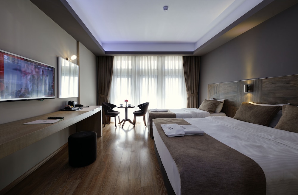 Arus Hotel 13/62