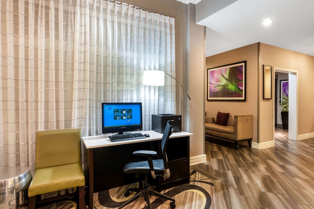 La Quinta Inn Suites By Wyndham Mesa Superstition Springs 34/52