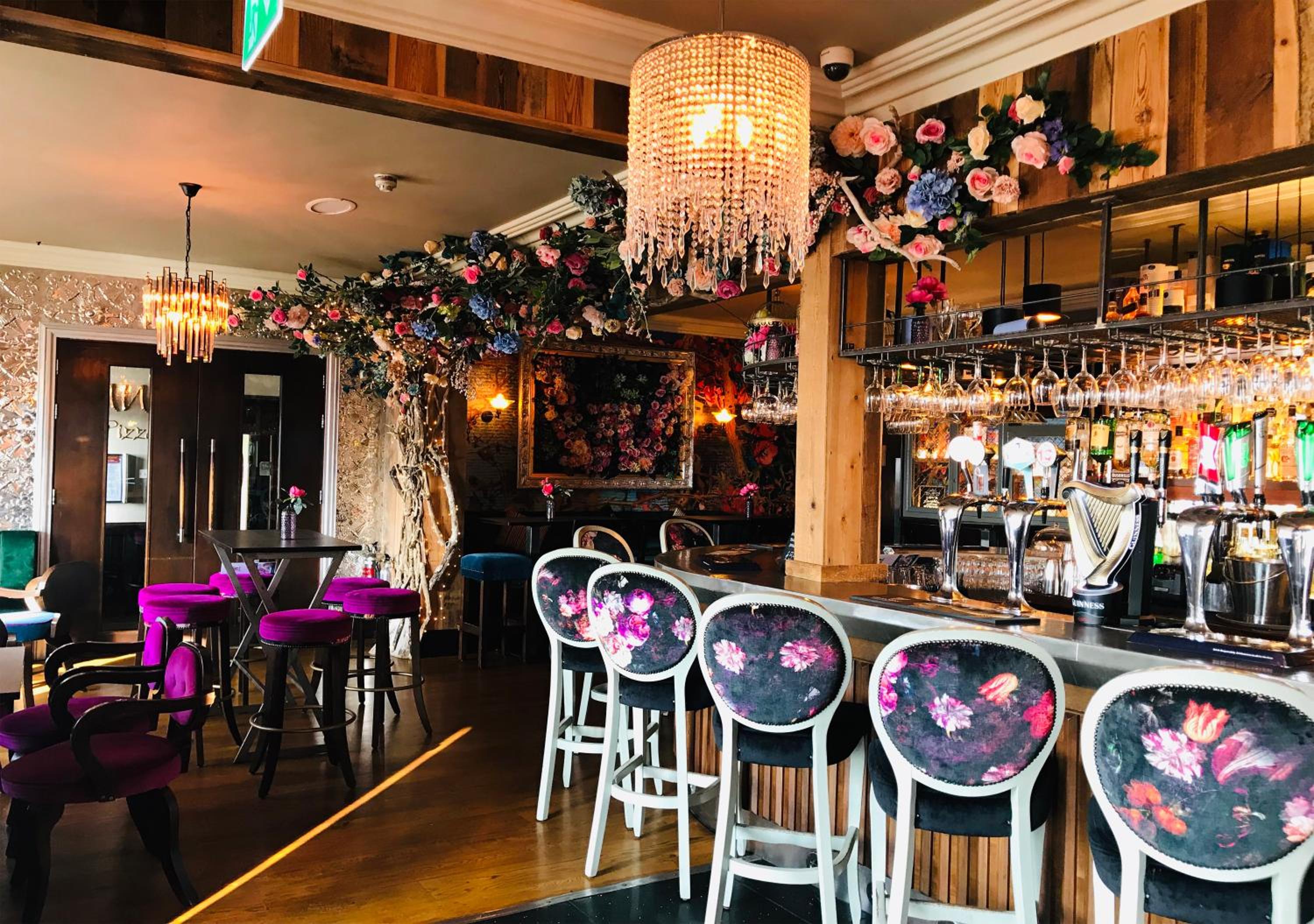 The Whistledown Hotel 24/47