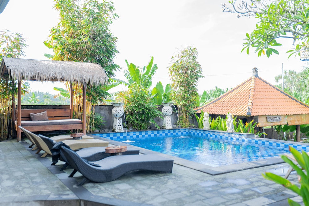 West Break Bali Medewi 32/39