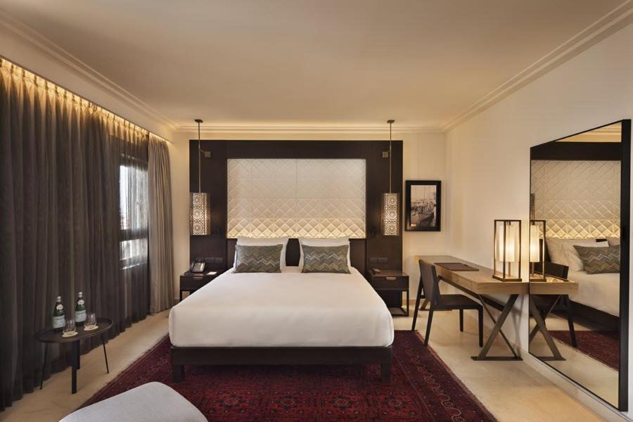 EXECUTIVE, SUITE, SEA VIEW