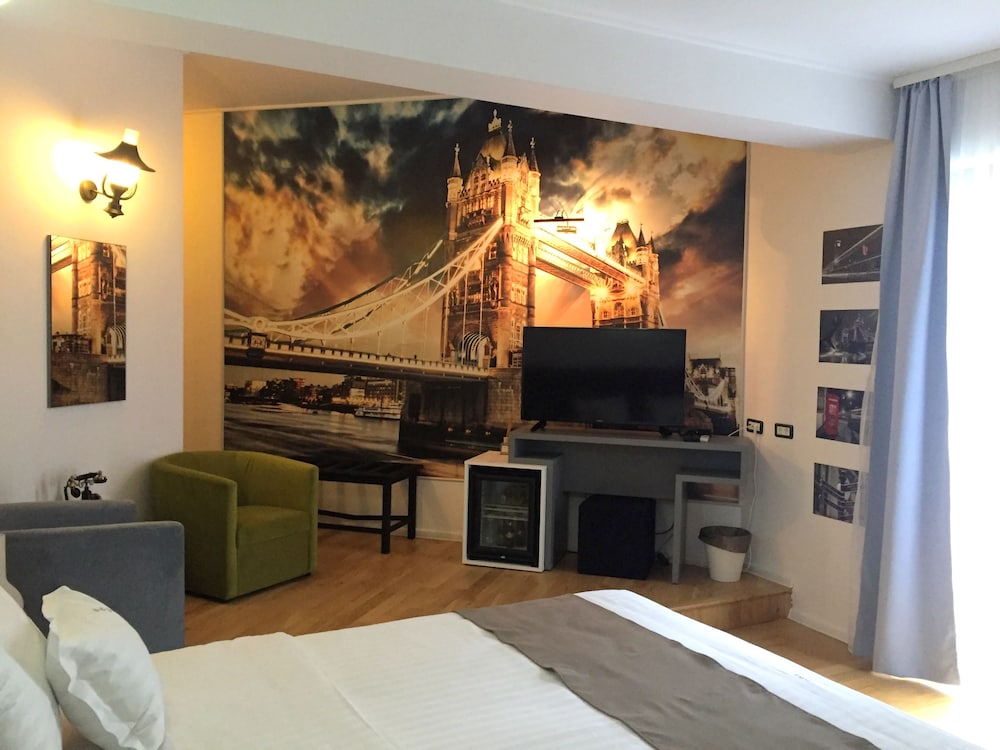 Ambra Boutique Hotel And Bistro 51/68