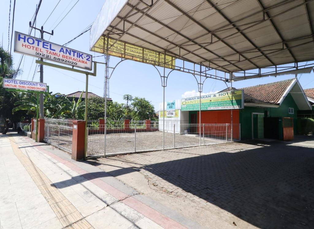 Cantik Hotel 47/53