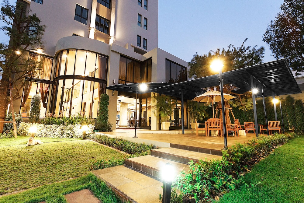 Green Point Residence Hotel 55/62