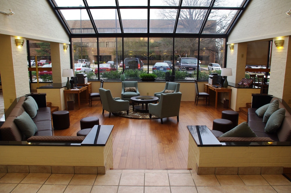 Pear Tree Inn St Louis Airport 32/45