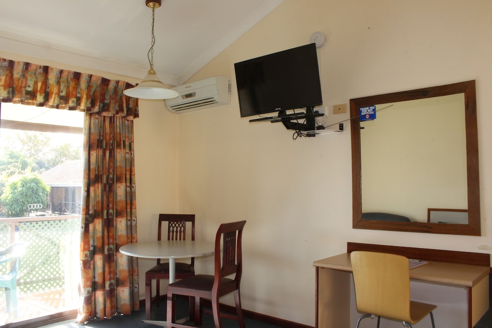 Karri Forest Motel 28/36