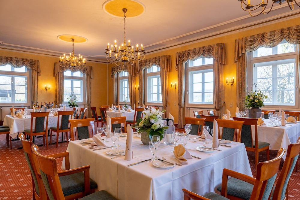 Jagdschloss Niederwald 35/50