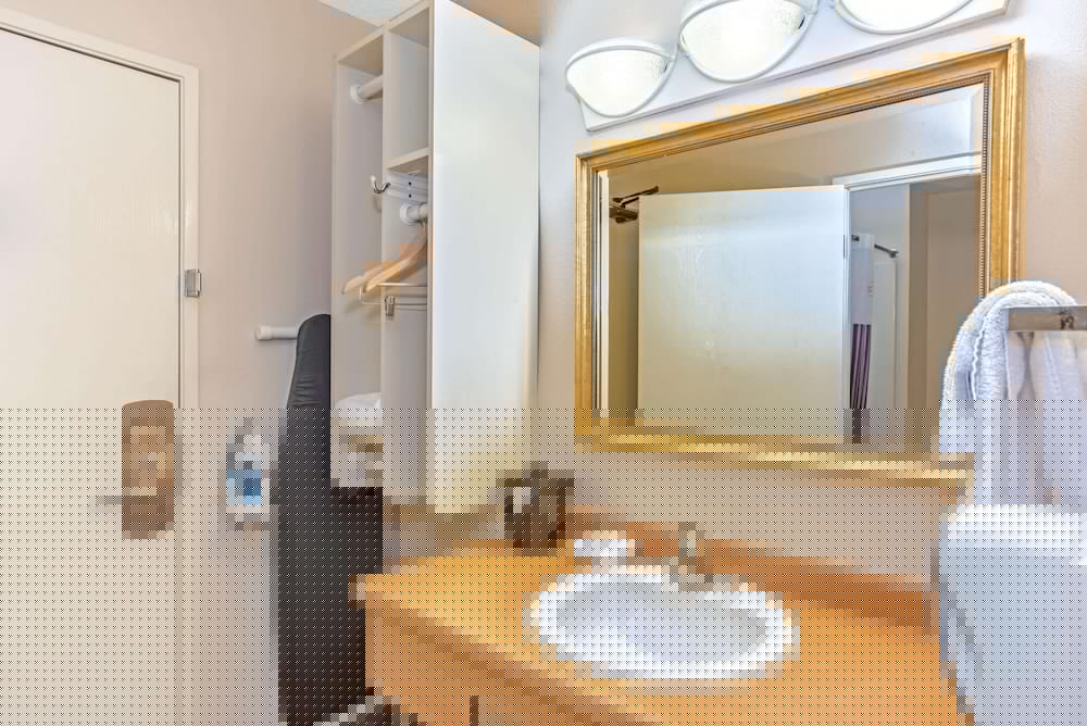La Quinta Inn Milwaukee Airport/Oak Creek 22/53
