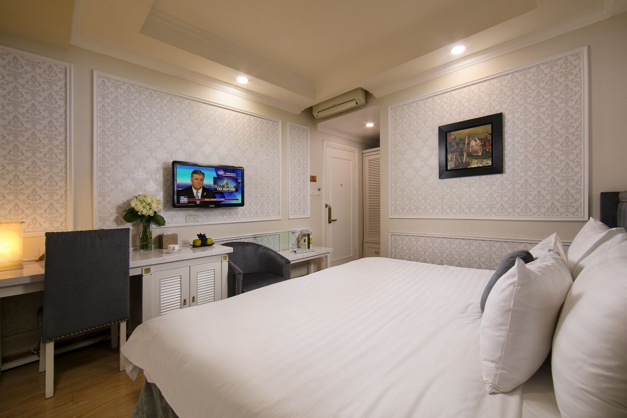 SUPERIOR, DOUBLE OR TWIN BED