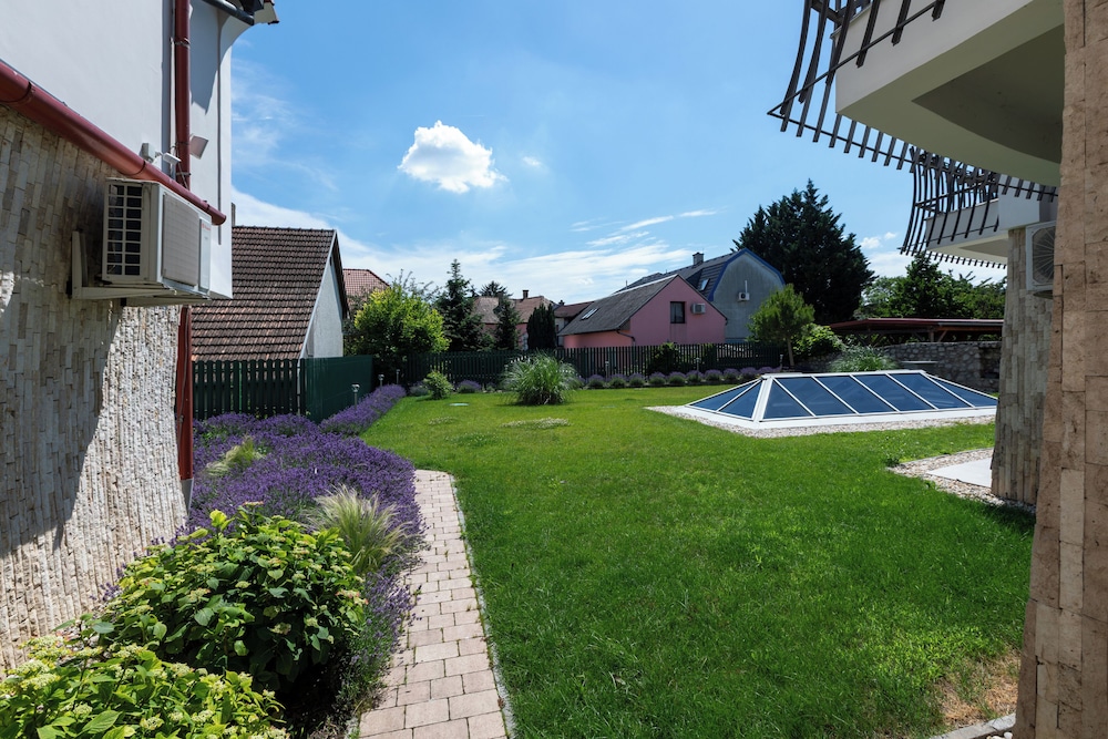 Holiday Club Heviz 47/50