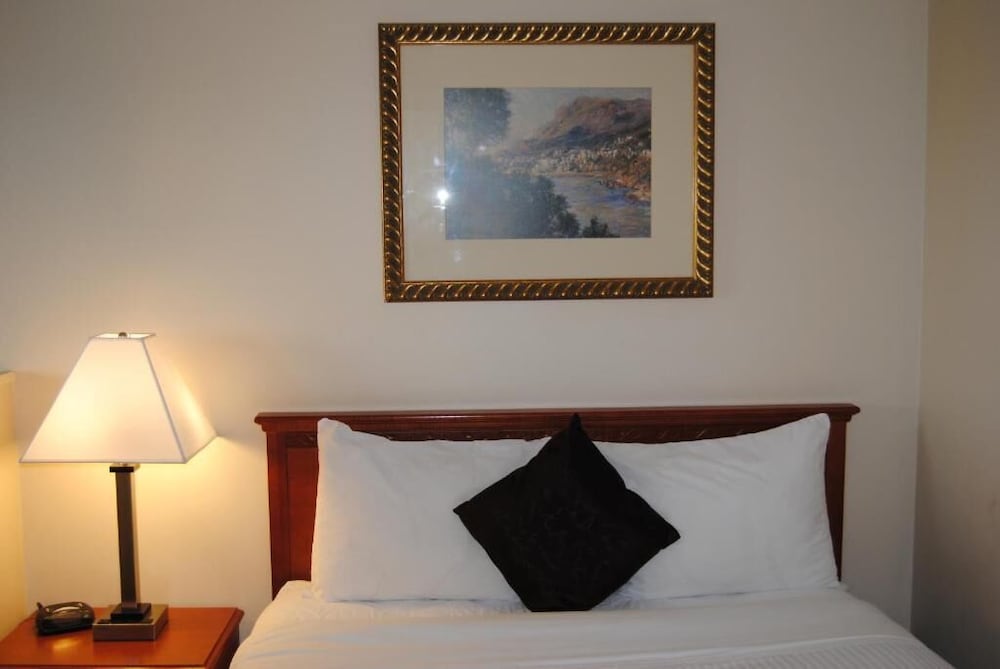 Economy Inn 13/27