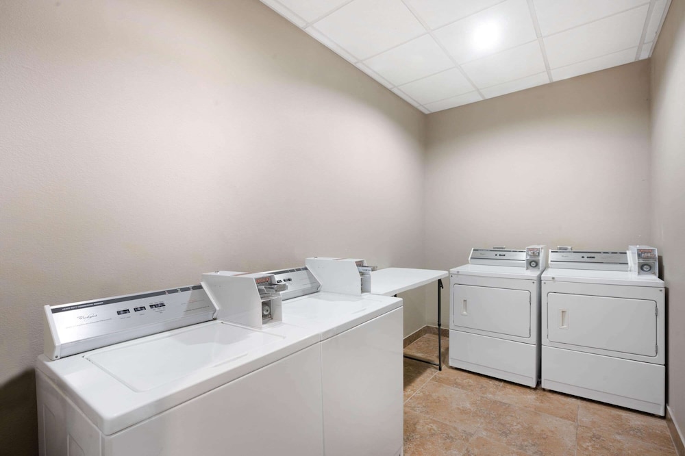 La Quinta Inn & Suites by Wyndham Houston Energy Corridor 18/61