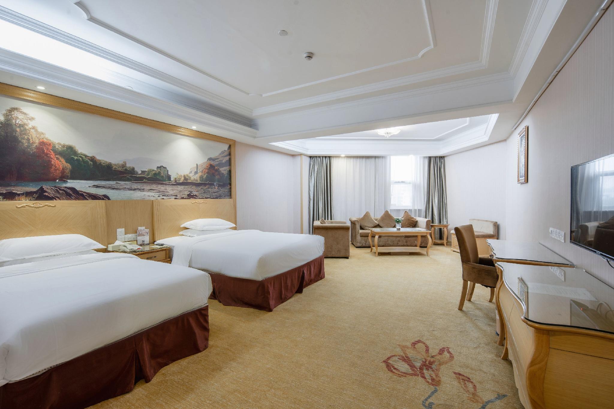 Vienna International Hotel (Shanghai Waigaoqiao Free Trade Zone Yanggao North Road) 13/28