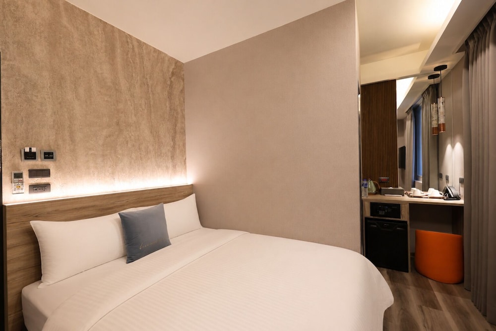 STANDARD, DOUBLE BED