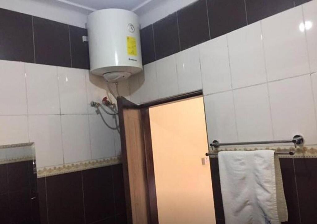 Bunyonyi Inn Hotel 7/11